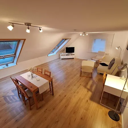Apartment Helle, Grosszuegige Dachgeschosswohnung Aichtal